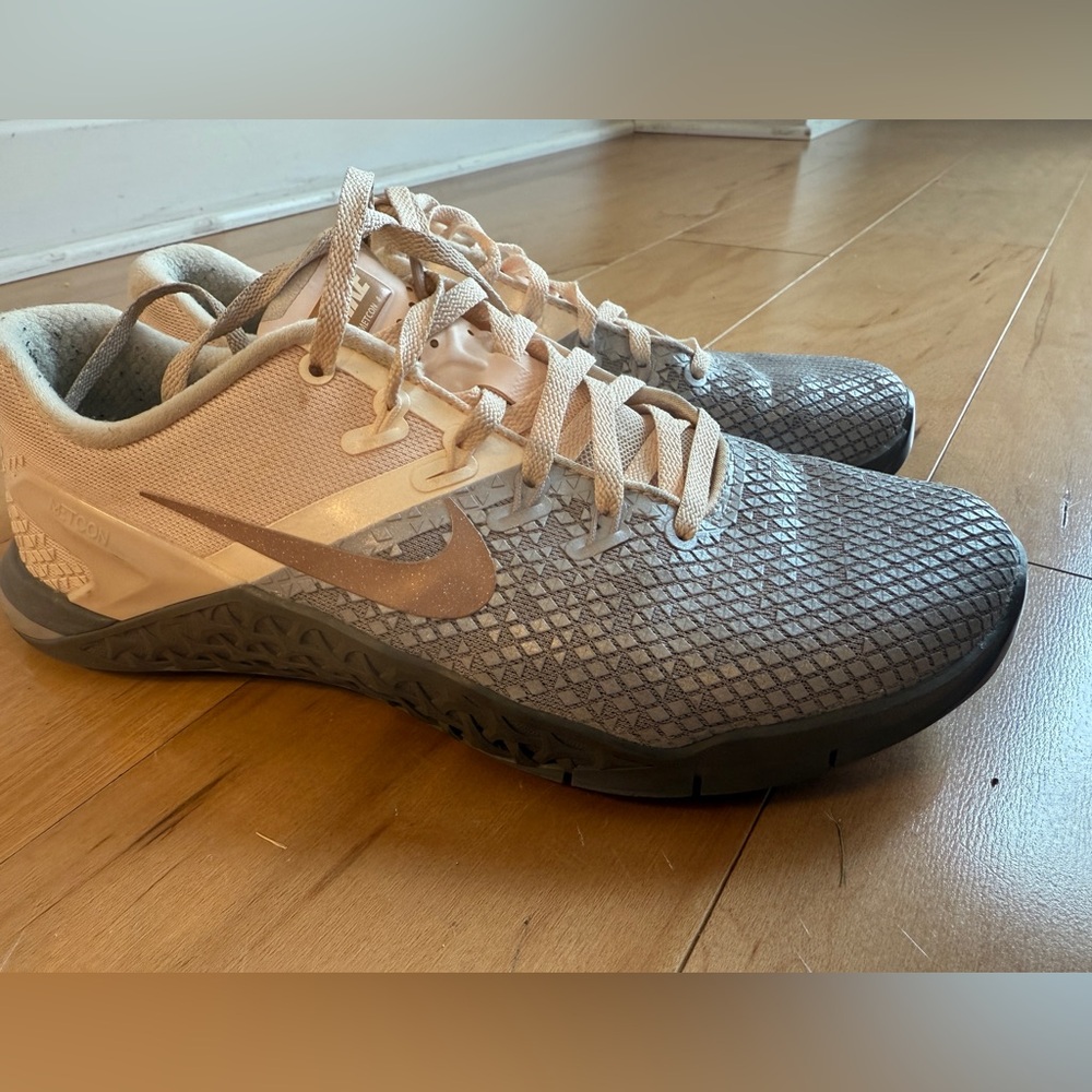 Nike Women's Gray and Pink MetCon Training Shoes 8.5